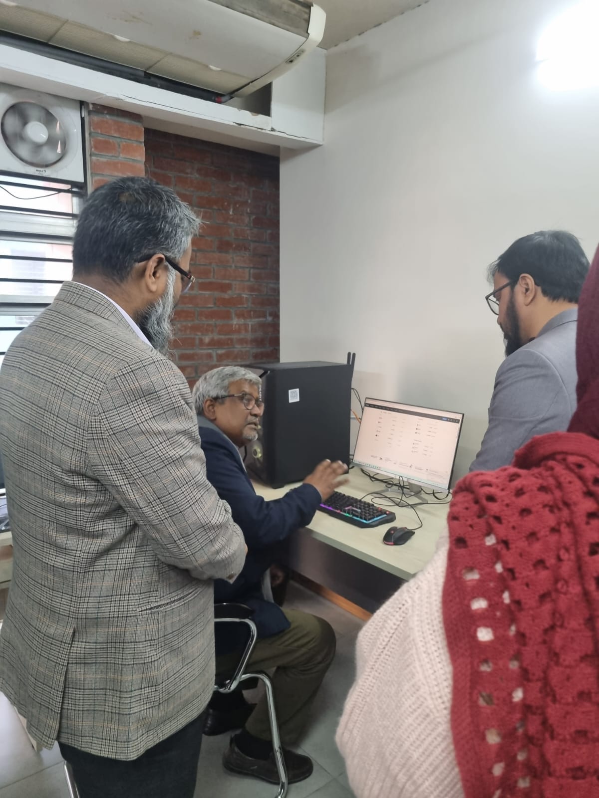 Demonstration of lab equipment and software